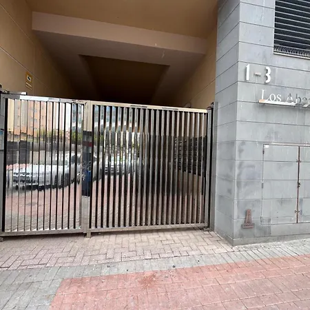 Near With Pool Apartman *